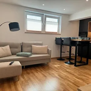  Apartment 1,5-zimmer, Ausgestattet, 4 Pers, Souterrain, Self Check-in, Parkplatz, Netflix & Amazon Prime